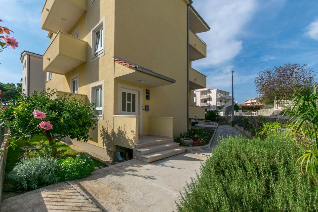 Apartment Dora Duce Exterior photo